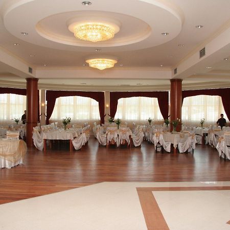 Hotel Feni Кавадарці Екстер'єр фото
